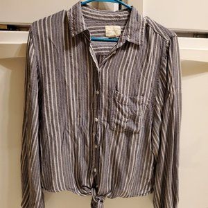 Women’s American Eagle Button Up